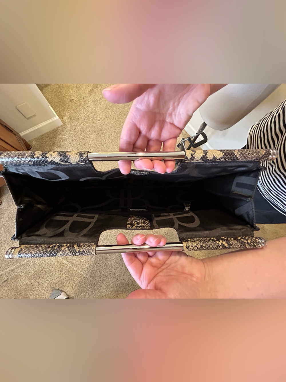 Banana Republic Bridgeport Oversized Snakeskin Leather Clutch - Picture 6 of 11